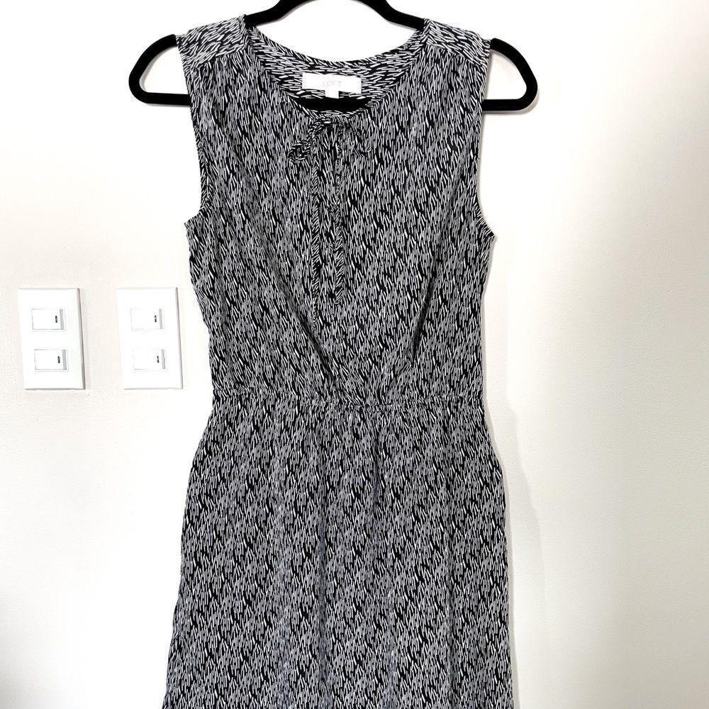 Loft Black White Pattern Cinched Waist Dress‎ Size S